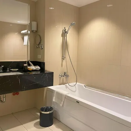 Luxent Hotel Quezon City Exterior photo