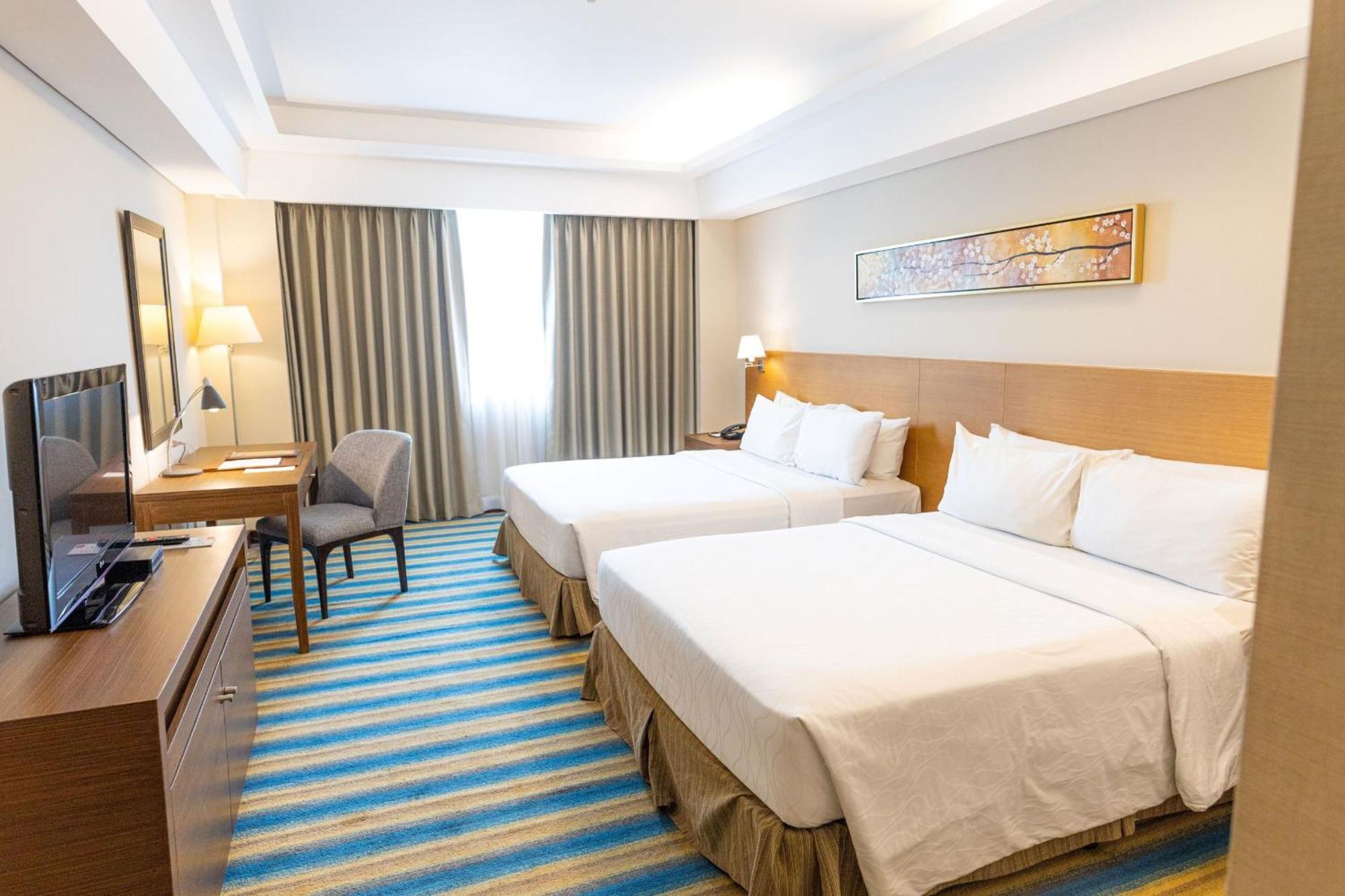 Luxent 4* Quezon City